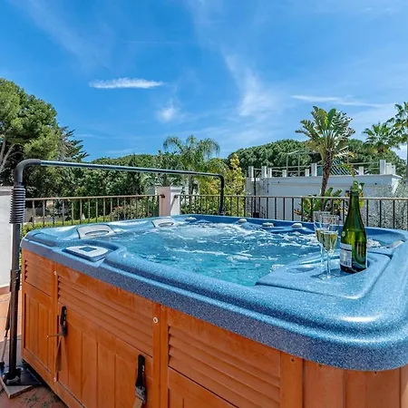 Luxury Villa, Heated Pool, Hot Tub, Next To The Villa Marbella